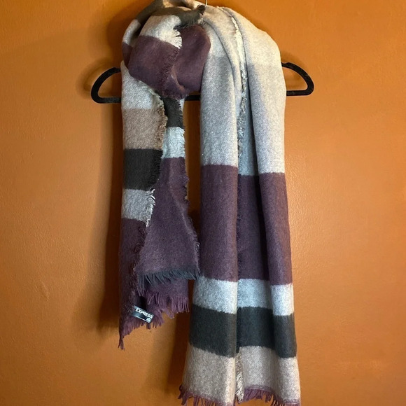 NWOT Express Colorblock Blanket Scarf - Picture 2 of 7
